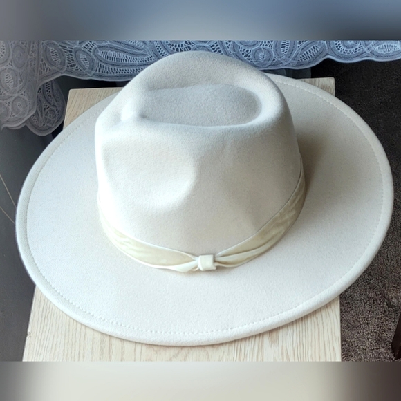 Forever 12 Hat M/L 58 cm - Picture 1 of 8